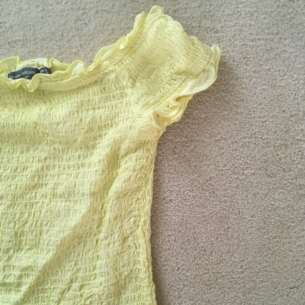 Yellow Ribbed Ruffle Crop - Picture 2 of 4